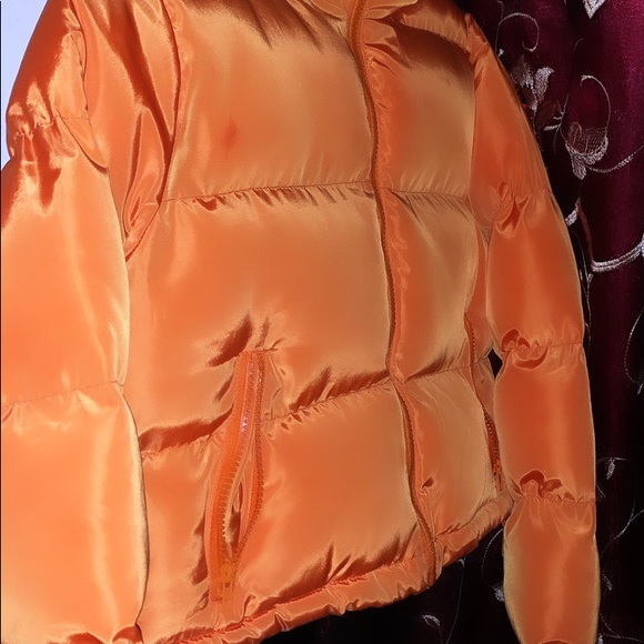 Orange small puffer coat - Picture 2 of 4